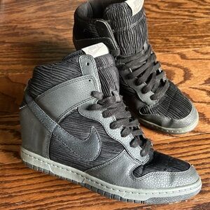 Nike Women’s High-Top Sneakers in Black and Gray